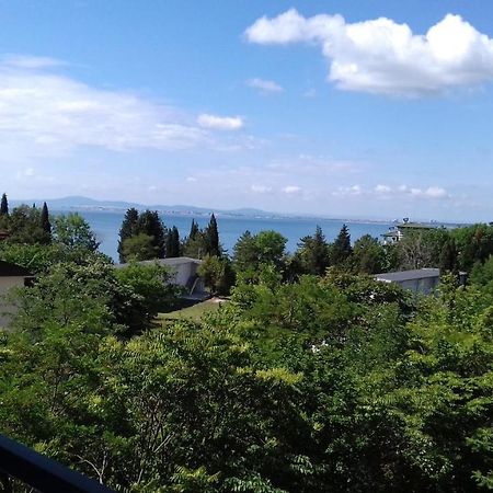 Family Нouse -Нotel Asai Ravda Bagian luar foto
